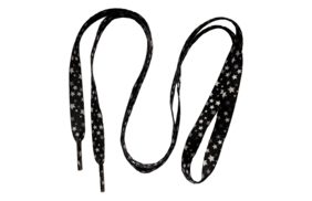 шнур плоский черный в белую/серую звездочку (длина 110см) купить по цене 30 руб для домашнего шитья - в интернет-магазине Веллтекс | Уфа
